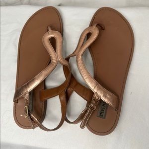 Used confortable sandals